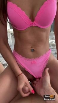 Tinna Angel в стрингах трахается с новым соседом