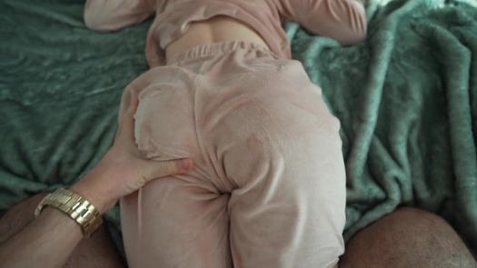 Сестра проиграла брату в игре