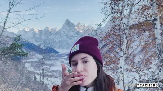 Минет от красотки на вершине горы