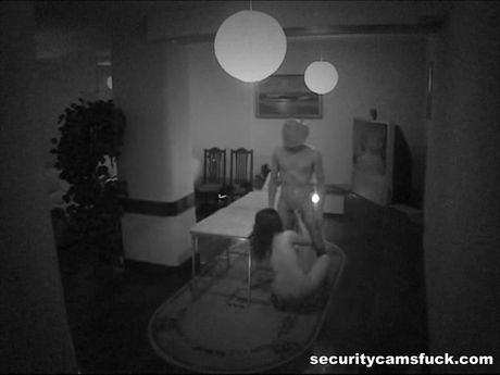 Секс с массажистом на скрытую камеру в бане